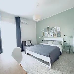 https://salecce-bb.lecce-hotels.com