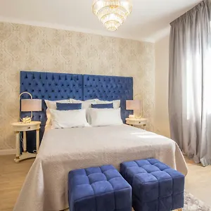 Appartamento Crys: Apartments, Holiday, Business, Blu, Verona